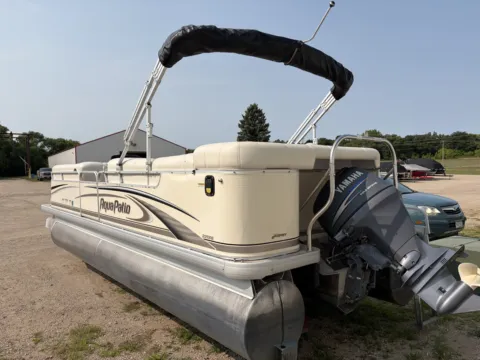 More photos of 2006 GODFREY 220RE 90HP YAMAHA SCISSOR TRAILER at McLaughlin's RV & Marine - Detroit Lakes, MN