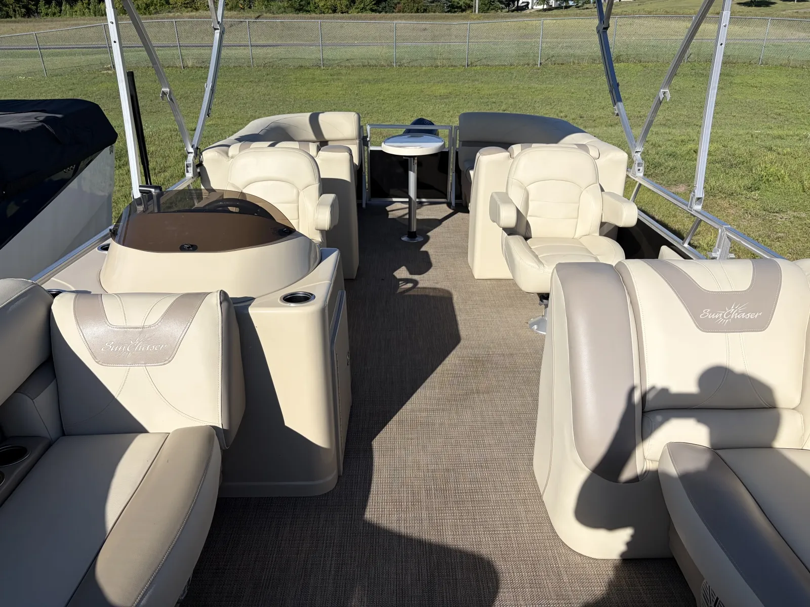 Photos of 2018 SUNCHASER GENEVA 22 50HP SCISSOR TRAILER for sale in Detroit Lakes, MN at McLaughlin's RV & Marine - Detroit Lakes