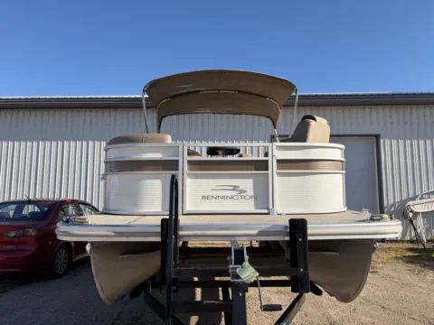 More photos of 2019 BENNINGTON SX 23 90HP SEA LEGS BUNK TRAILER at McLaughlin's RV & Marine - Detroit Lakes, MN
