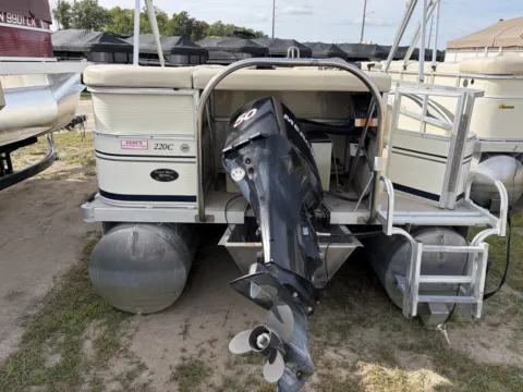 More photos of 2006 ODYSSEY 220C 50HP at McLaughlin's RV & Marine - Detroit Lakes, MN