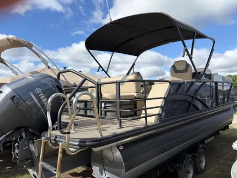More photos of 2023 SYLVAN L-SERIES L-3 CLZ DH TRIPLE 200HP BUNK TRAILER at McLaughlin's RV & Marine - Detroit Lakes, MN