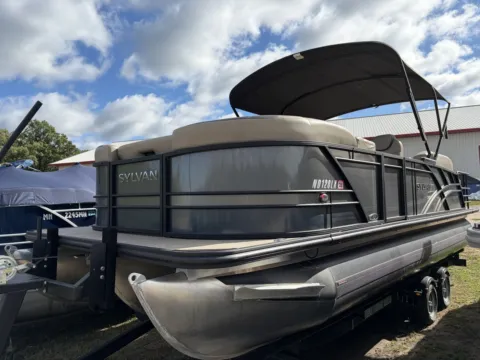 Unknown 2023 SYLVAN L-SERIES L-3 CLZ DH TRIPLE 200HP BUNK TRAILER for sale in Detroit Lakes, MN