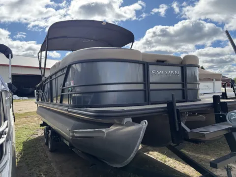 More photos of 2023 SYLVAN L-SERIES L-3 CLZ DH TRIPLE 200HP BUNK TRAILER at McLaughlin's RV & Marine - Detroit Lakes, MN
