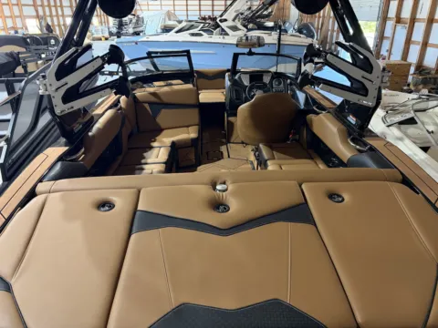 More photos of 2023 CORRECT CRAFT SUPREME S220 at McLaughlin's RV & Marine - Detroit Lakes, MN
