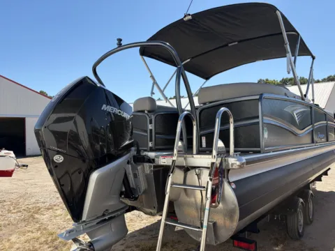 More photos of 2020 PREMIER GRAND MAJESTIC 250 RF PTX TRIPLE 300HP LEGS BUNK TRAILER at McLaughlin's RV & Marine - Detroit Lakes, MN