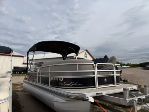 More photos of 2011 PREMIER SUNSATION 220RE 90HP at McLaughlin's RV & Marine - Detroit Lakes, MN
