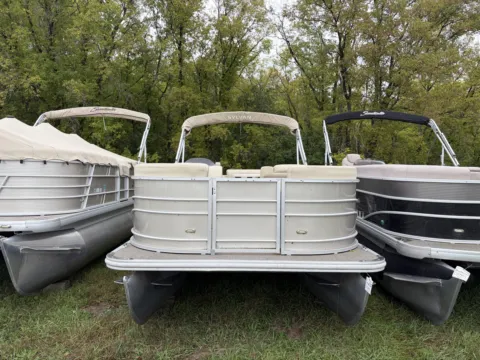 More photos of 2019 SYLVAN MIRAGE 820 CRUISE 40HP at McLaughlin's RV & Marine - Detroit Lakes, MN