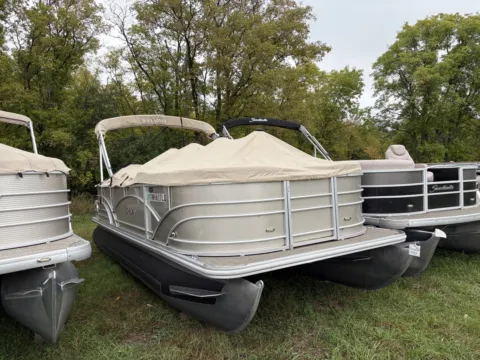 More photos of 2019 SYLVAN MIRAGE 820 CRUISE 40HP at McLaughlin's RV & Marine - Detroit Lakes, MN