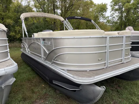 More photos of 2019 SYLVAN MIRAGE 820 CRUISE 40HP at McLaughlin's RV & Marine - Detroit Lakes, MN