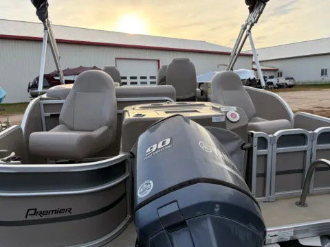 More photos of 2012 PREMIER EXPLORER 221 90HP at McLaughlin's RV & Marine - Detroit Lakes, MN