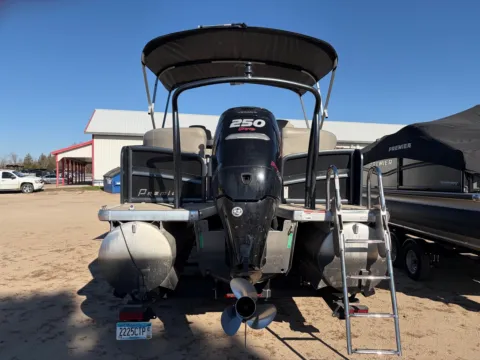 More photos of 2018 PREMIER GRAND MAJESTIC 230RF PTX TRIPLE 250HP BUNK TRAILER at McLaughlin's RV & Marine - Detroit Lakes, MN