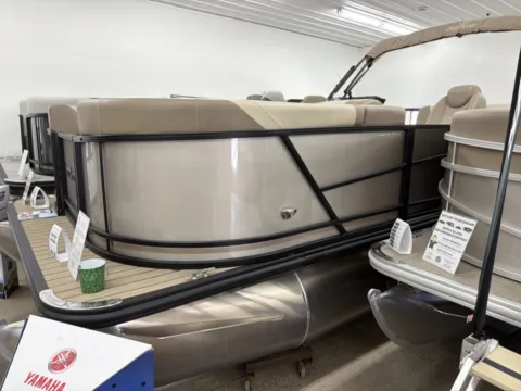 Unknown 2025 SUNCHASER GENEVA 22 SB DH 150HP LEGS BUNK TRAILER DEMO for sale in Brainerd, MN