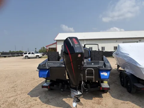 More photos of 2027 CAYMAS DV 19 SPORT 200HP at McLaughlin's RV & Marine - Brainerd, MN