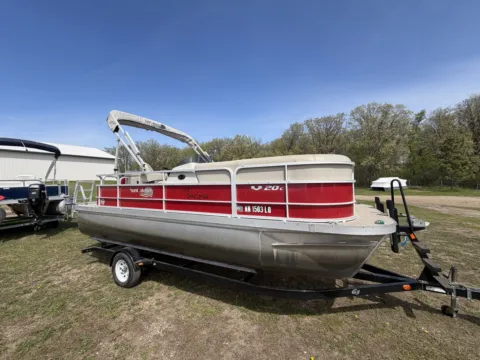 More photos of 2016 G3 SUNCATCHER V20C 70HP BUNK TRAILER at McLaughlin's RV & Marine - Brainerd, MN