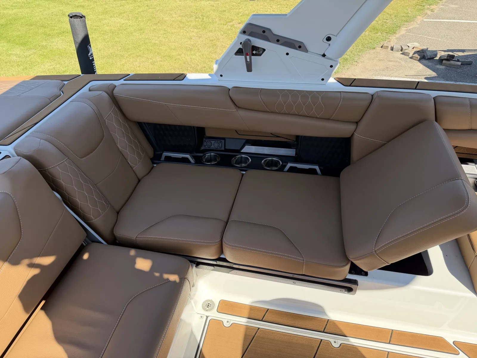 More photos of 2022 MALIBU M220 at McLaughlin's RV & Marine - Brainerd, MN