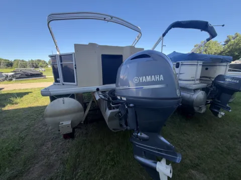 More photos of 2020 GODFREY SWEETWATER 2286 FS 115HP BUNK TRAILER at McLaughlin's RV & Marine - Brainerd, MN