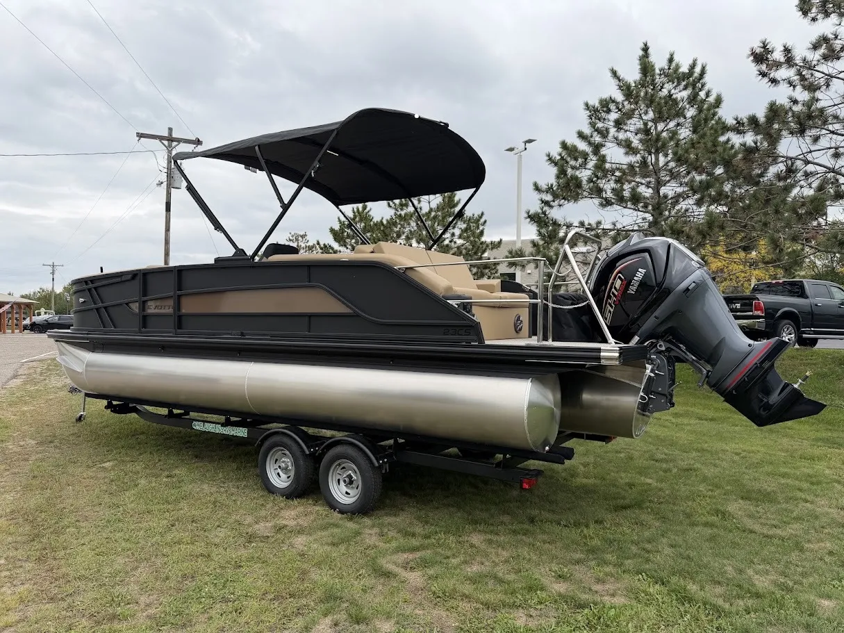 More photos of 2027 EVOTTI 500 SERIES 523CS TRIPLE 200HP VMAX BUNK TRAILER at McLaughlin's RV & Marine - Brainerd, MN