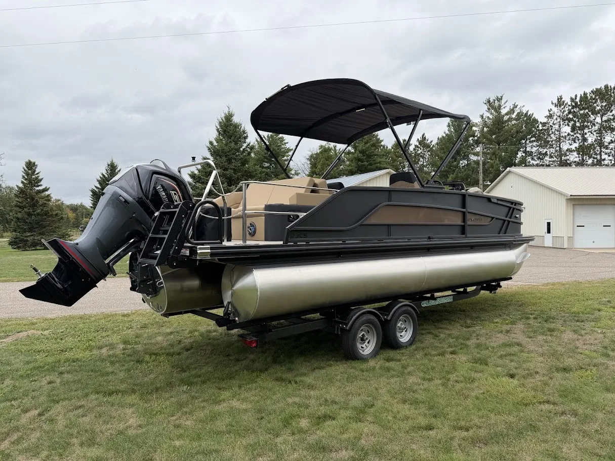 More photos of 2027 EVOTTI 500 SERIES 523CS TRIPLE 200HP VMAX BUNK TRAILER at McLaughlin's RV & Marine - Brainerd, MN