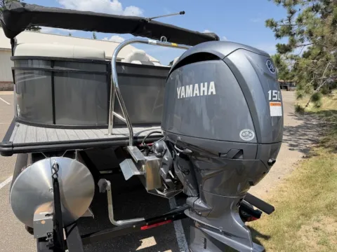 More photos of 2025 SUNCHASER GENEVA 22 LR DH PTS TRIPLE 150HP BUNK TRAILER at McLaughlin's RV & Marine - Brainerd, MN