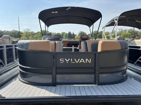 More photos of 2026 SYLVAN L-SERIES L-3 CLZ DH 150HP BUNK TRAILER DEMO at McLaughlins at Cormorant Landing - Lake Park, MN