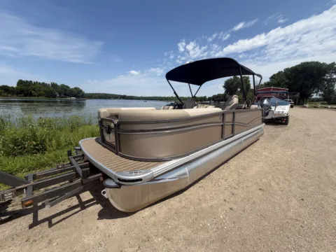 Another view of 2026 PREMIER SUNSCAPE 220 RL 115HP BUNK TRAILER DEMO for sale in Lake Park, MN at McLaughlins at Cormorant Landing - Lake Park