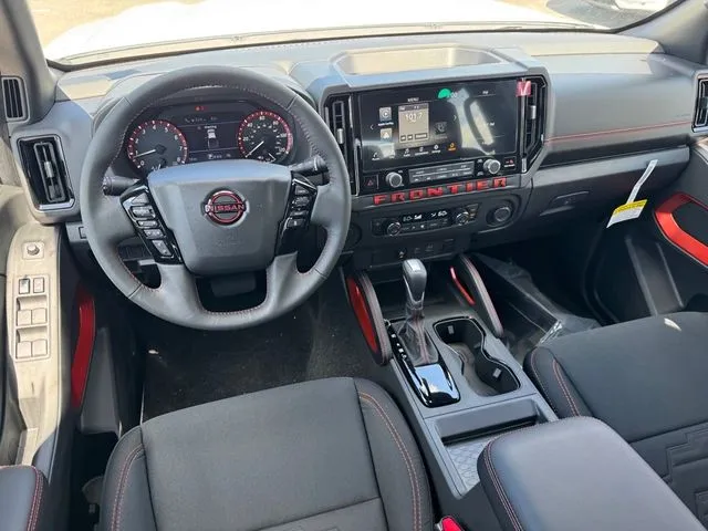2025 Nissan Frontier PRO-X - Photo 13