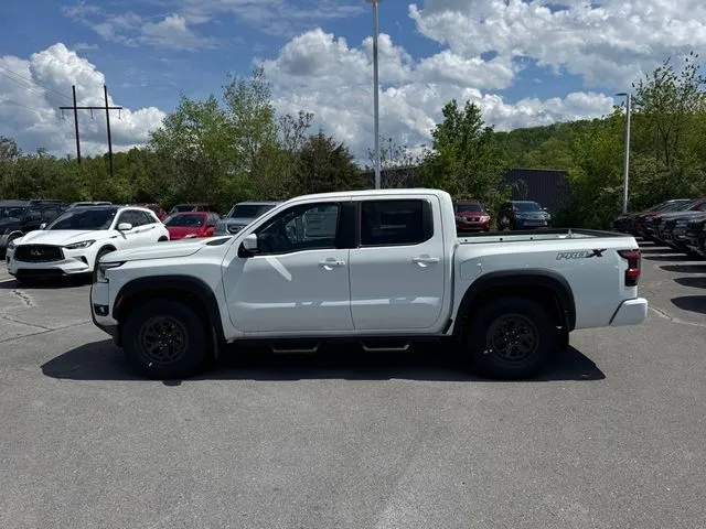 2025 Nissan Frontier PRO-X - Photo 8