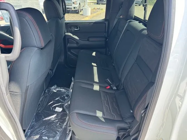2025 Nissan Frontier PRO-X - Photo 12