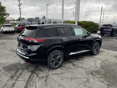 More photos of 2025 Nissan Rogue Platinum at Johnson City Nissan, TN