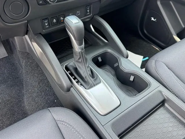 2025 Nissan Frontier SV - Photo 15