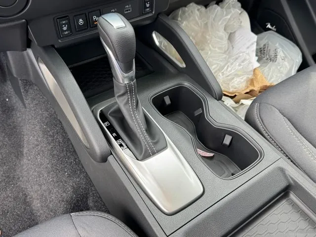 2025 Nissan Frontier SV - Photo 15