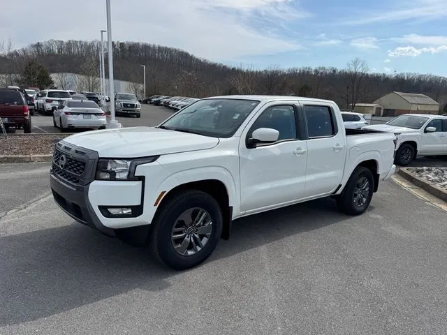 2025 Nissan Frontier SV - Photo 9