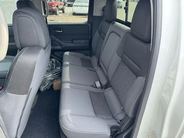2025 Nissan Frontier SV - Photo 12