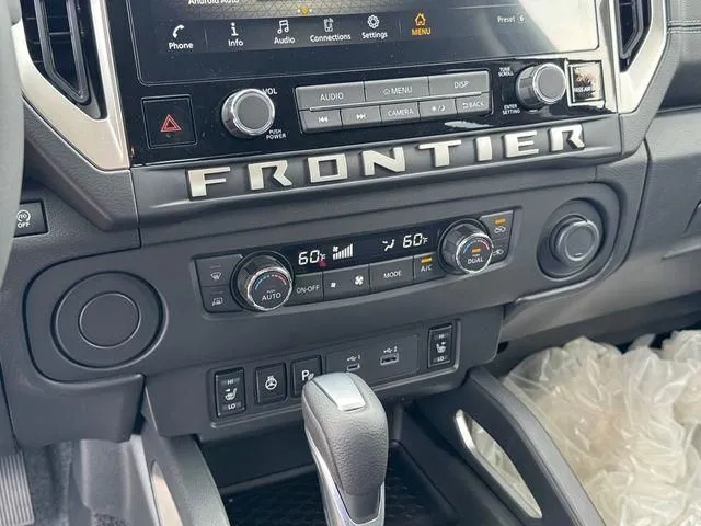 2025 Nissan Frontier SV - Photo 16