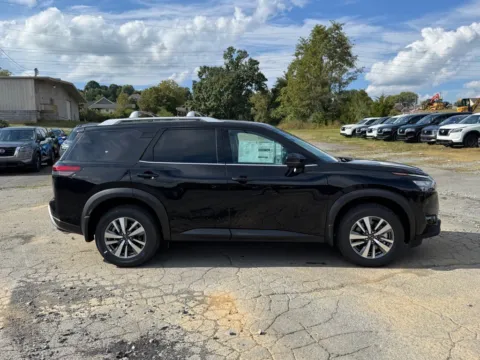 Another view of 2025 Nissan Pathfinder SL for sale in Johnson City, TN at Johnson City Nissan