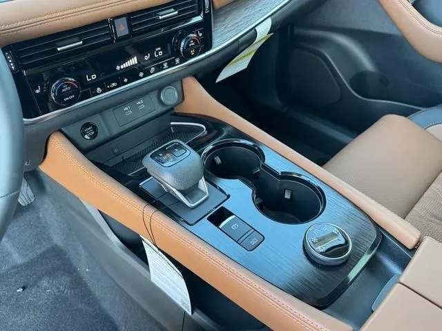 2026 Nissan Rogue Platinum - Photo 16