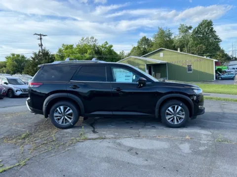 Another view of 2025 Nissan Pathfinder SL for sale in Johnson City, TN at Johnson City Nissan