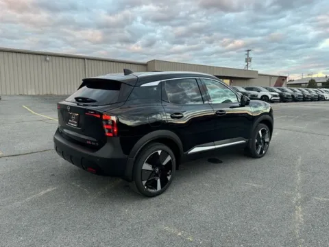 More photos of 2026 Nissan Kicks SR at Johnson City Nissan, TN