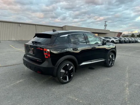 More photos of 2026 Nissan Kicks SR at Johnson City Nissan, TN