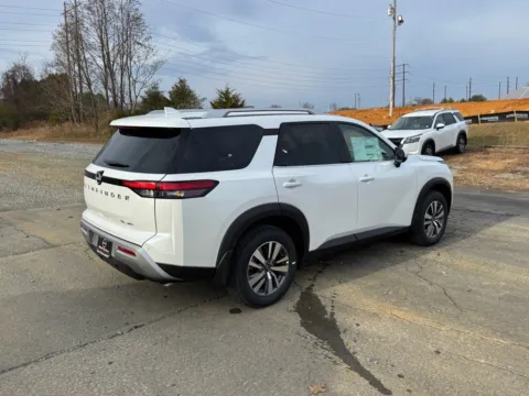More photos of 2025 Nissan Pathfinder SL at Johnson City Nissan, TN