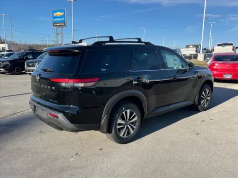 More photos of 2026 Nissan Pathfinder SL at Johnson City Nissan, TN