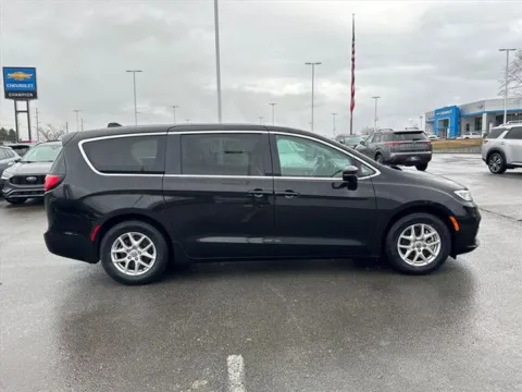 Photos of 2024 Chrysler Pacifica Touring L for sale in Johnson City, TN at Johnson City Nissan