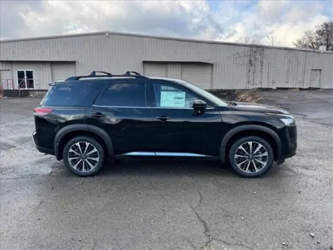 More photos of 2026 Nissan Pathfinder Platinum at Johnson City Nissan, TN