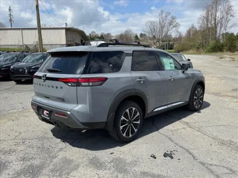 More photos of 2026 Nissan Pathfinder Platinum at Johnson City Nissan, TN