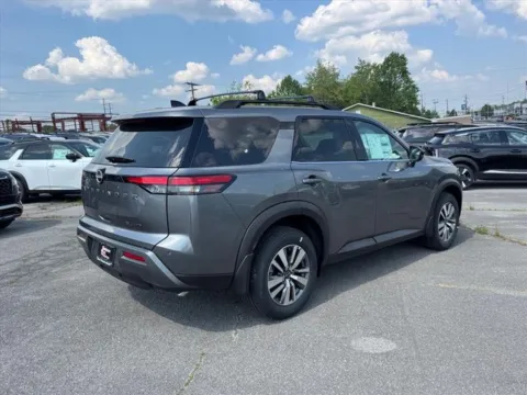 More photos of 2026 Nissan Pathfinder SL at Johnson City Nissan, TN