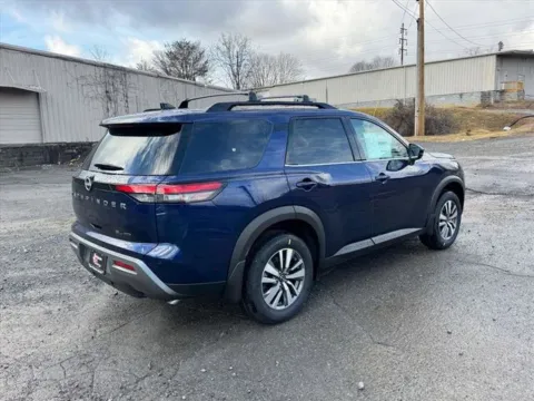 More photos of 2026 Nissan Pathfinder SL at Johnson City Nissan, TN