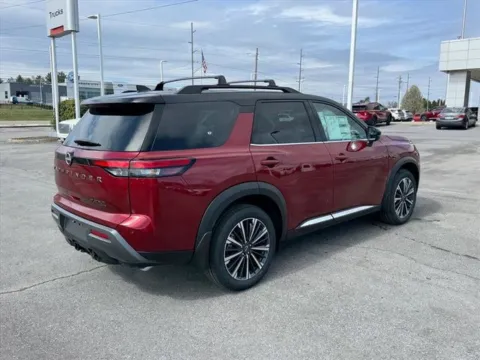More photos of 2026 Nissan Pathfinder Platinum at Johnson City Nissan, TN