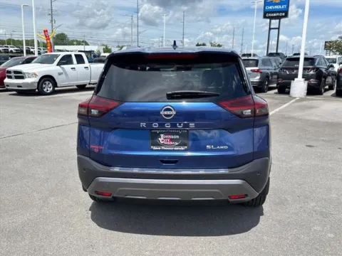 More photos of 2023 Nissan Rogue SL at Johnson City Nissan, TN