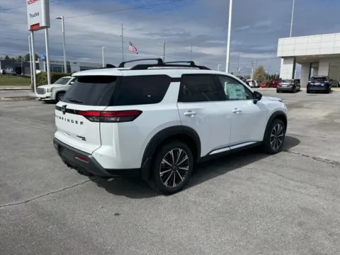 More photos of 2026 Nissan Pathfinder Platinum at Johnson City Nissan, TN
