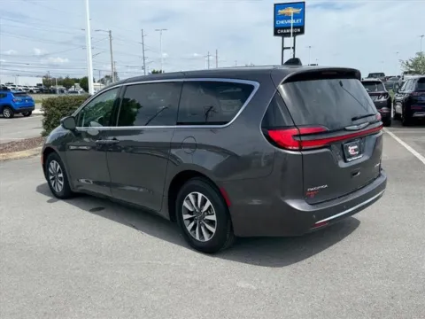 More photos of 2023 Chrysler Pacifica Hybrid Touring L at Johnson City Nissan, TN